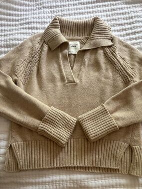 Abercrombie & Fitch Women's Tan V-Neck Polo Collar Sweater